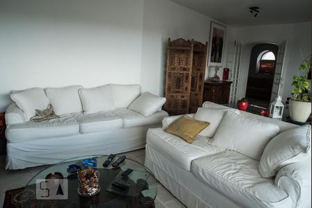 Apartamento para alugar com 290m², 3 quartos e 4 vagas Apartamento para alugar com 290m², 3 quartos e 4 vagasSala