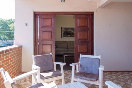 Casa à venda com 110m², 2 quartos e sem vaga Casa à venda com 110m², 2 quartos e sem vagaQuintal