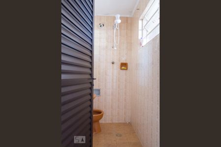 Casa à venda com 110m², 2 quartos e sem vaga Casa à venda com 110m², 2 quartos e sem vagaBanheiro de Serviço