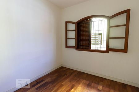 Quarto de casa à venda com 3 quartos, 240m² em Jardim Carlu, São Paulo