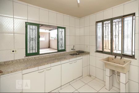 Casa para alugar com 240m², 5 quartos e sem vagaCozinha 2