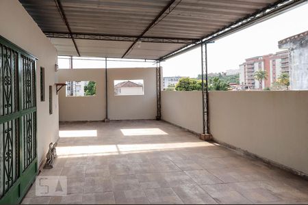 Casa para alugar com 240m², 5 quartos e sem vagaÁrea Coberta