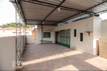 Casa para alugar com 240m², 5 quartos e sem vagaÁrea Coberta