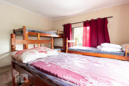 Casa à venda com 1200m², 4 quartos e 2 vagasQuarto