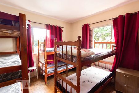 Casa à venda com 1200m², 4 quartos e 2 vagasQuarto