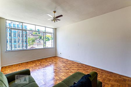 Sala de apartamento para alugar com 3 quartos, 99m² em Ingá, Niterói