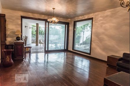 Casa à venda com 700m², 4 quartos e 5 vagasSalão de Festas