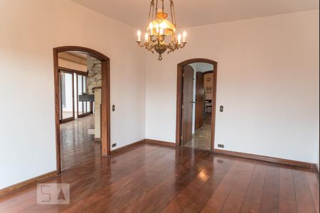 Casa à venda com 700m², 4 quartos e 5 vagasSala 3