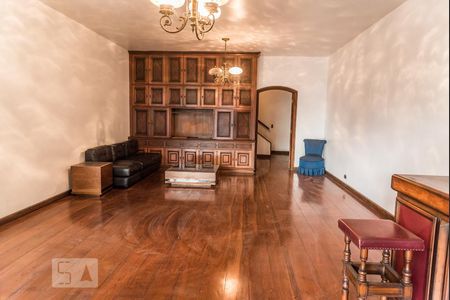 Casa à venda com 700m², 4 quartos e 5 vagasSalão de Festas