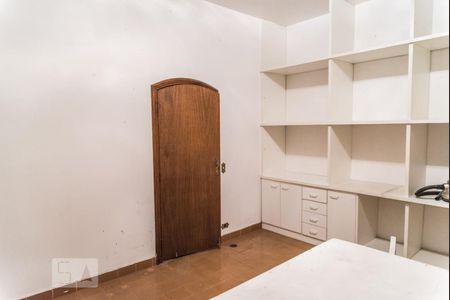 Casa à venda com 700m², 4 quartos e 5 vagasDepósito