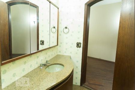 Casa à venda com 700m², 4 quartos e 5 vagasBanheiro