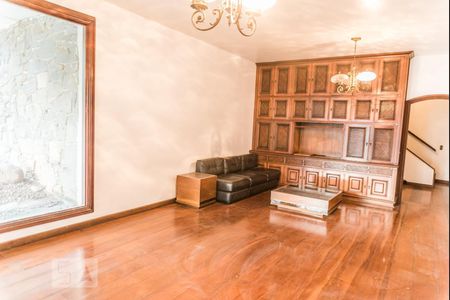 Casa à venda com 700m², 4 quartos e 5 vagasSalão de Festas