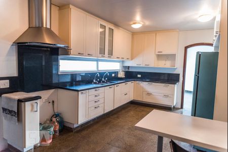 Casa à venda com 700m², 4 quartos e 5 vagasCozinha