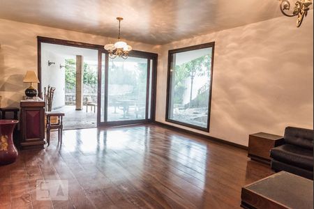 Casa à venda com 700m², 4 quartos e 5 vagasSalão de Festas