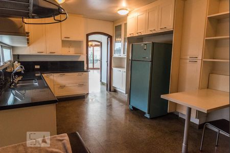 Casa à venda com 700m², 4 quartos e 5 vagasCozinha