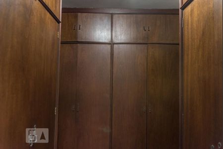 Casa à venda com 700m², 4 quartos e 5 vagasCloset suite 1