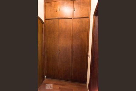 Casa à venda com 700m², 4 quartos e 5 vagasCloset suite 3