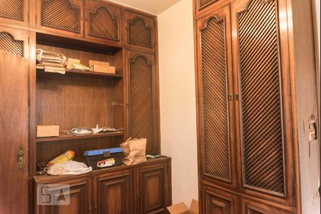 Casa à venda com 700m², 4 quartos e 5 vagasEscritório