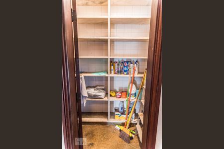 Casa à venda com 700m², 4 quartos e 5 vagasDespensa