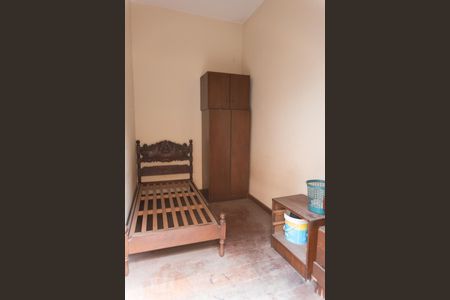 Casa à venda com 700m², 4 quartos e 5 vagasQuarto Serviço 4