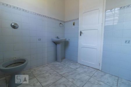 Banheiro de apartamento para alugar com 3 quartos, 80m² em Braz de Pina, Rio de Janeiro