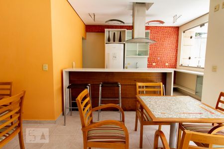 Apartamento à venda com 47m², 2 quartos e 1 vaga Apartamento à venda com 47m², 2 quartos e 1 vagaÁrea comum - Churrasqueira