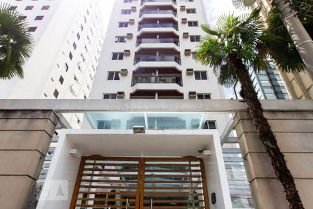 Apartamento à venda com 47m², 2 quartos e 1 vaga Apartamento à venda com 47m², 2 quartos e 1 vagaFachada