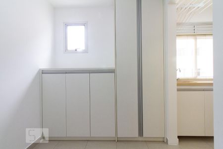 Apartamento à venda com 47m², 2 quartos e 1 vaga Apartamento à venda com 47m², 2 quartos e 1 vagaQuarto de Serviço