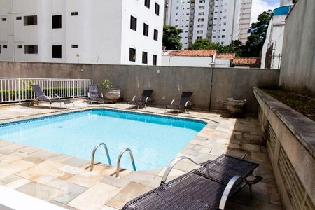 Apartamento à venda com 47m², 2 quartos e 1 vaga Apartamento à venda com 47m², 2 quartos e 1 vagaÁrea comum - Piscina