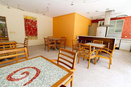 Apartamento à venda com 47m², 2 quartos e 1 vaga Apartamento à venda com 47m², 2 quartos e 1 vagaÁrea comum - Churrasqueira