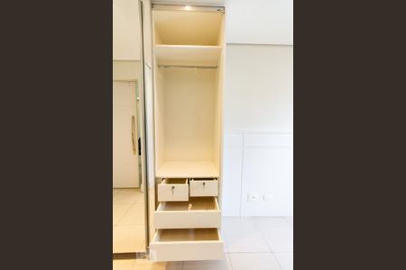 Apartamento à venda com 47m², 2 quartos e 1 vaga Apartamento à venda com 47m², 2 quartos e 1 vagaSuíte - Armários