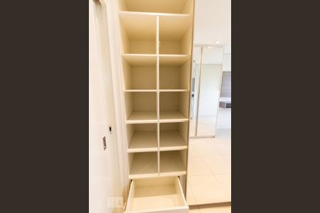 Apartamento à venda com 47m², 2 quartos e 1 vaga Apartamento à venda com 47m², 2 quartos e 1 vagaSuíte - Armários