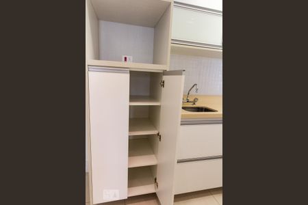 Apartamento à venda com 47m², 2 quartos e 1 vaga Apartamento à venda com 47m², 2 quartos e 1 vagaCozinha - Armários