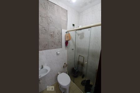 Casa à venda com 365m², 4 quartos e 5 vagas Casa à venda com 365m², 4 quartos e 5 vagasBanheiro de Serviço