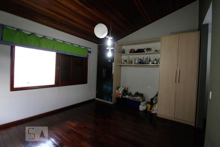 Casa à venda com 365m², 4 quartos e 5 vagas Casa à venda com 365m², 4 quartos e 5 vagasSuíte 4