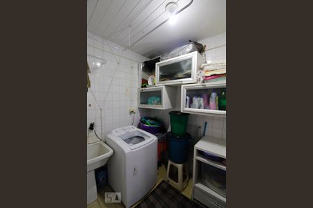 Casa à venda com 365m², 4 quartos e 5 vagas Casa à venda com 365m², 4 quartos e 5 vagasÁrea de Serviço