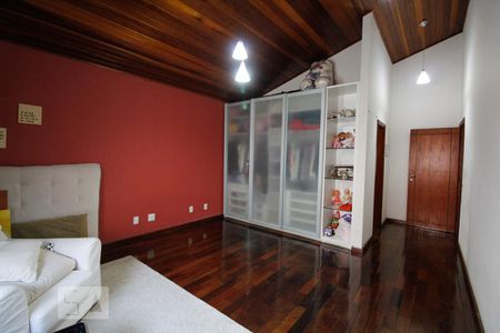 Casa à venda com 365m², 4 quartos e 5 vagas Casa à venda com 365m², 4 quartos e 5 vagasSuíte 3