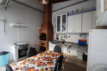 Casa à venda com 365m², 4 quartos e 5 vagas Casa à venda com 365m², 4 quartos e 5 vagasChurrasqueira