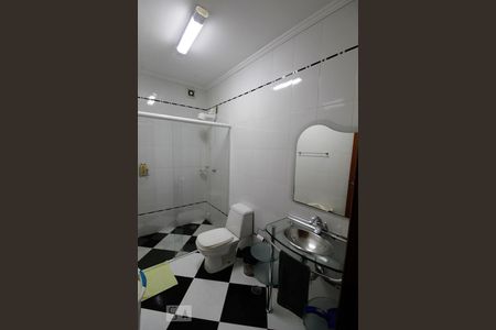 Casa à venda com 365m², 4 quartos e 5 vagas Casa à venda com 365m², 4 quartos e 5 vagasBanheiro da Suíte 3