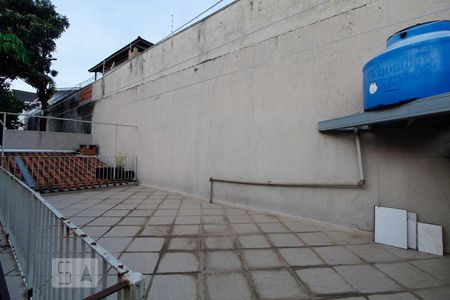 Casa à venda com 365m², 4 quartos e 5 vagas Casa à venda com 365m², 4 quartos e 5 vagasVaranda