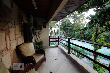 Casa à venda com 365m², 4 quartos e 5 vagas Casa à venda com 365m², 4 quartos e 5 vagasVaranda da Suíte 2