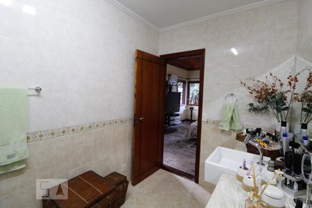 Casa à venda com 365m², 4 quartos e 5 vagas Casa à venda com 365m², 4 quartos e 5 vagasBanheiro da Suíte 2