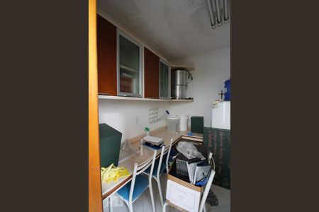 Casa à venda com 365m², 4 quartos e 5 vagas Casa à venda com 365m², 4 quartos e 5 vagasEscritório