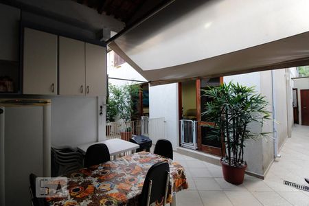 Casa à venda com 365m², 4 quartos e 5 vagas Casa à venda com 365m², 4 quartos e 5 vagasChurrasqueira