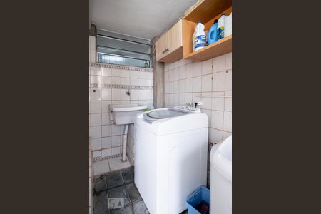 Casa à venda com 200m², 3 quartos e 2 vagas Casa à venda com 200m², 3 quartos e 2 vagasÁrea de Serviço