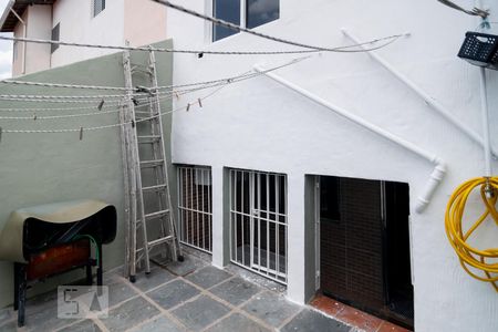 Casa à venda com 200m², 3 quartos e 2 vagas Casa à venda com 200m², 3 quartos e 2 vagasQuintal