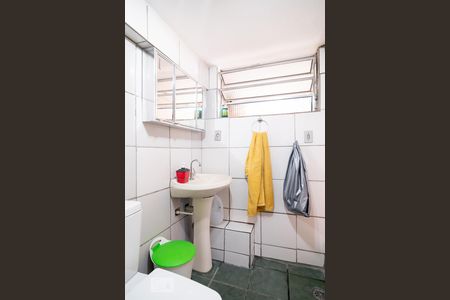 Casa à venda com 200m², 3 quartos e 2 vagas Casa à venda com 200m², 3 quartos e 2 vagasBanheiro Social 2