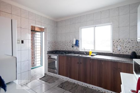 Casa à venda com 200m², 3 quartos e 2 vagas Casa à venda com 200m², 3 quartos e 2 vagasCozinha