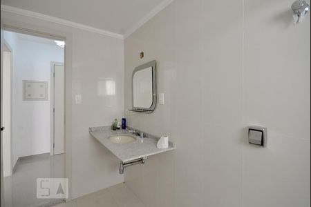 Banheiro de apartamento para alugar com 1 quarto, 40m² em Cambuci, São Paulo