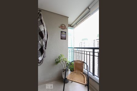 Varanda da sala de apartamento à venda com 2 quartos, 64m² em Vila Suzana, São Paulo